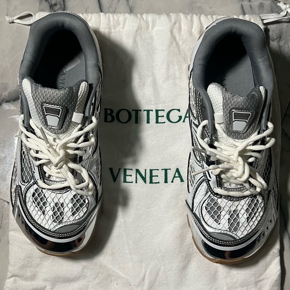 Bottega Veneta orbits